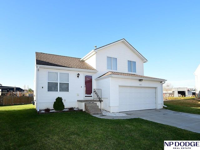 15459 Mormon Circle, Bennington, NE 68007