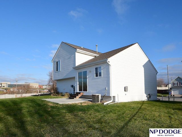 15459 Mormon Circle, Bennington, NE 68007