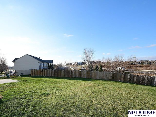 15459 Mormon Circle, Bennington, NE 68007