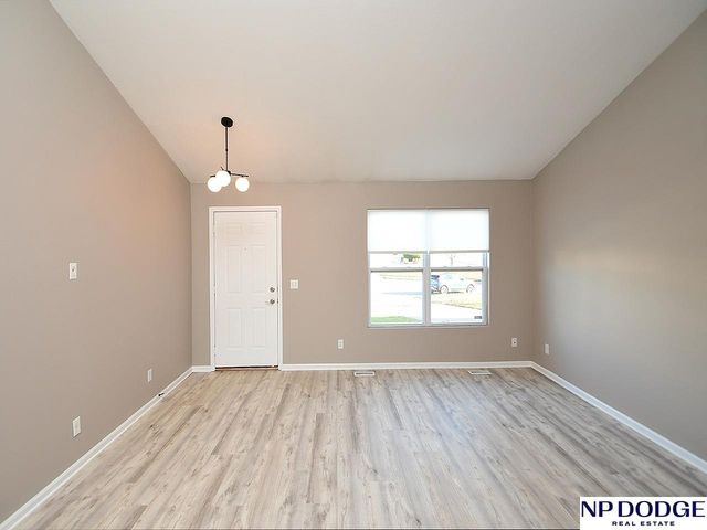 15459 Mormon Circle, Bennington, NE 68007