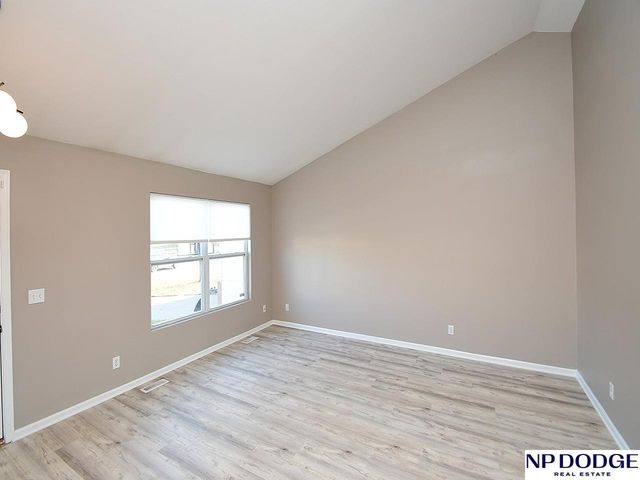 15459 Mormon Circle, Bennington, NE 68007