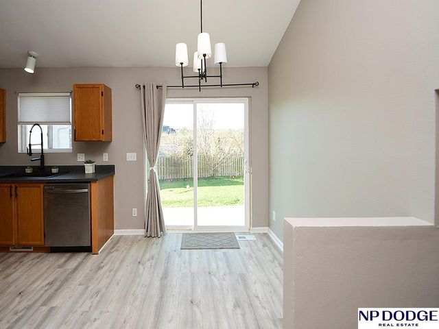 15459 Mormon Circle, Bennington, NE 68007