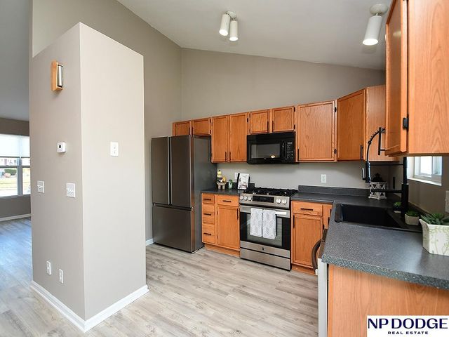 15459 Mormon Circle, Bennington, NE 68007