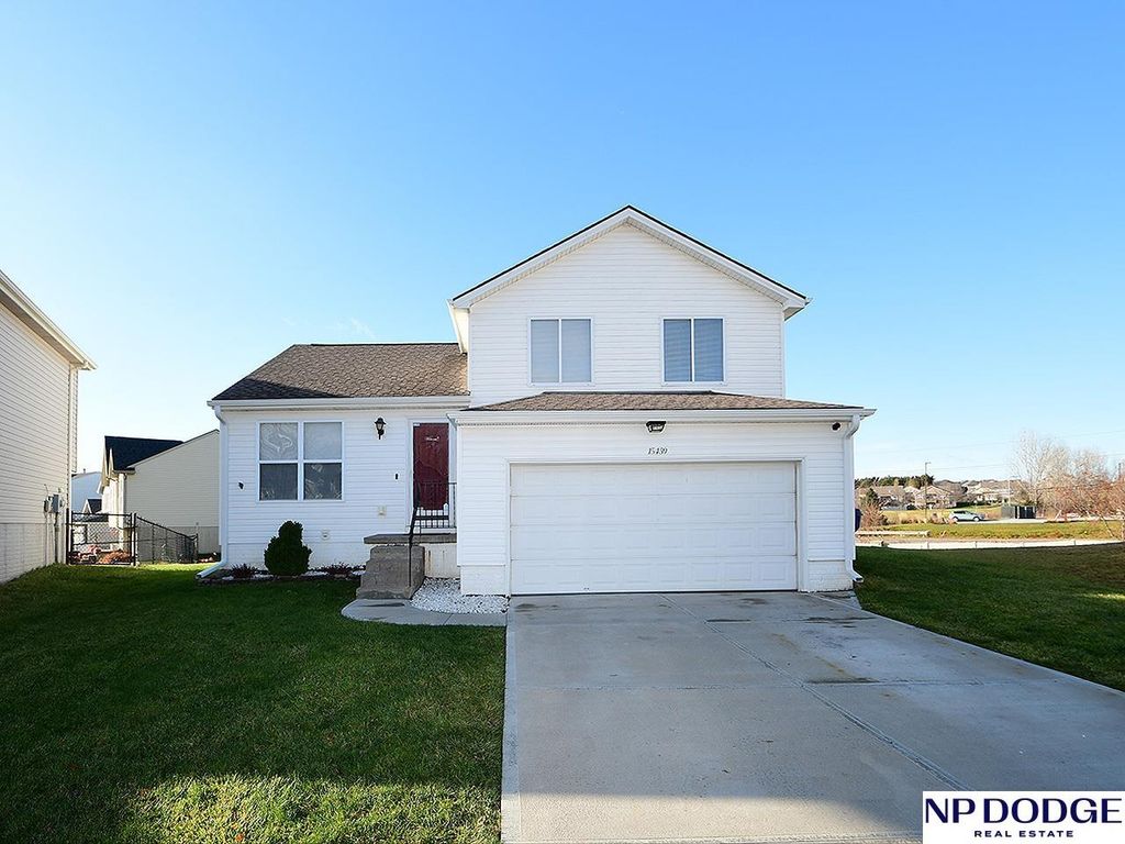 15459 Mormon Circle, Bennington, NE 68007