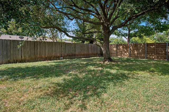 907 Greenbriar Lane, Richardson, TX 75080