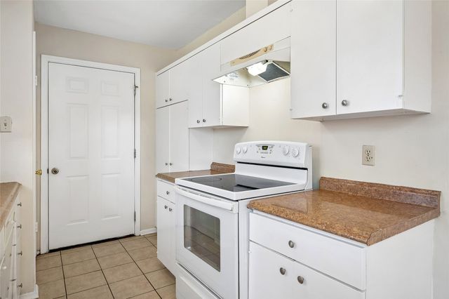 907 Greenbriar Lane, Richardson, TX 75080