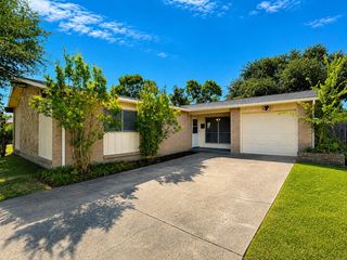907 Greenbriar Lane, Richardson, TX 75080
