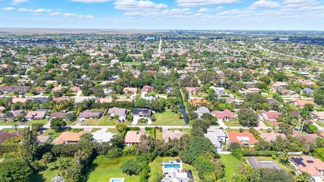 11521 NW 23rd St, Plantation, FL 33323