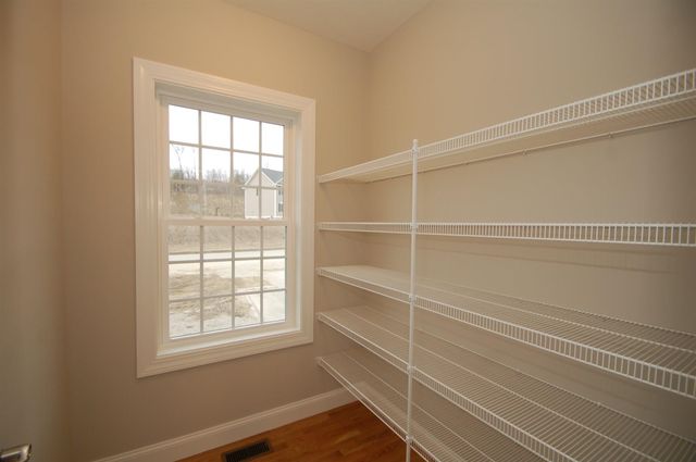 146 Brookview Drive, Hooksett, NH 03106