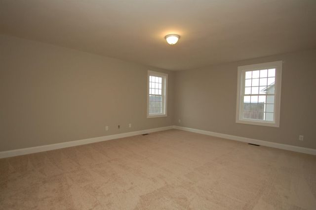 146 Brookview Drive, Hooksett, NH 03106