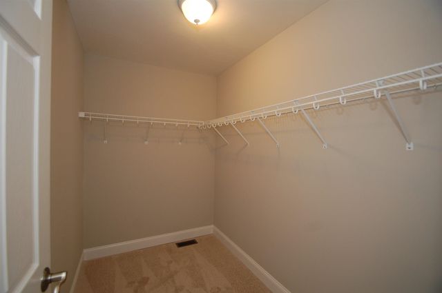 146 Brookview Drive, Hooksett, NH 03106