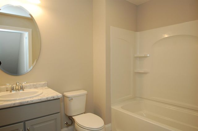 146 Brookview Drive, Hooksett, NH 03106