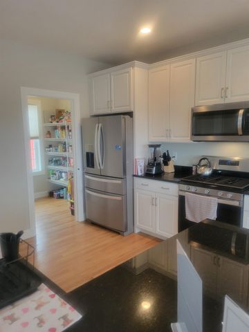 146 Brookview Drive, Hooksett, NH 03106