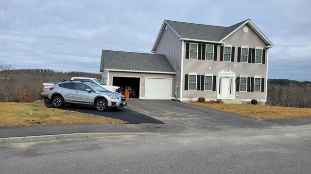 146 Brookview Drive, Hooksett, NH 03106