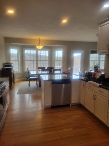 146 Brookview Drive, Hooksett, NH 03106