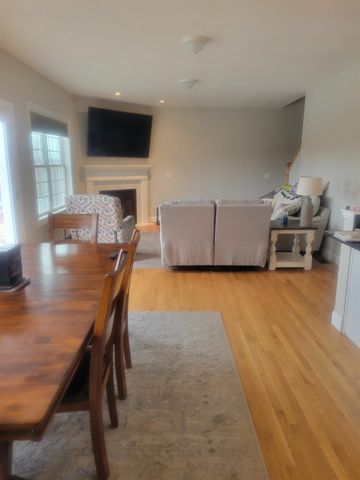 146 Brookview Drive, Hooksett, NH 03106