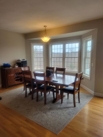 146 Brookview Drive, Hooksett, NH 03106