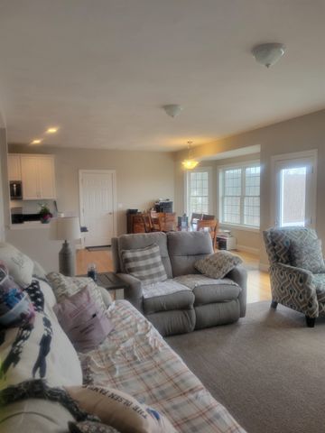 146 Brookview Drive, Hooksett, NH 03106