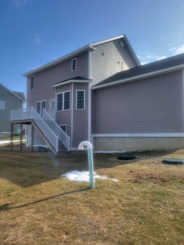 146 Brookview Drive, Hooksett, NH 03106
