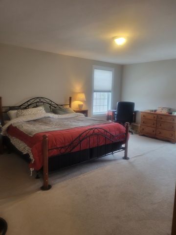 146 Brookview Drive, Hooksett, NH 03106