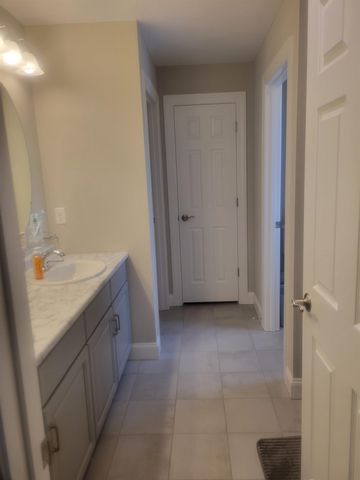 146 Brookview Drive, Hooksett, NH 03106