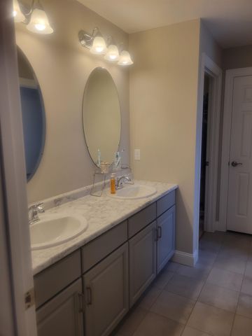 146 Brookview Drive, Hooksett, NH 03106