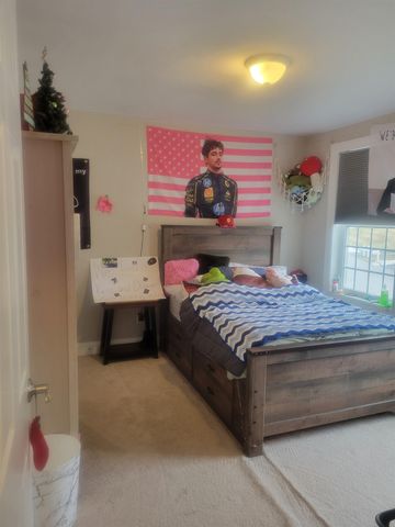 146 Brookview Drive, Hooksett, NH 03106