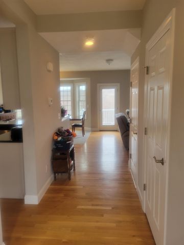 146 Brookview Drive, Hooksett, NH 03106