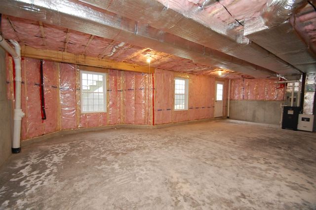 146 Brookview Drive, Hooksett, NH 03106