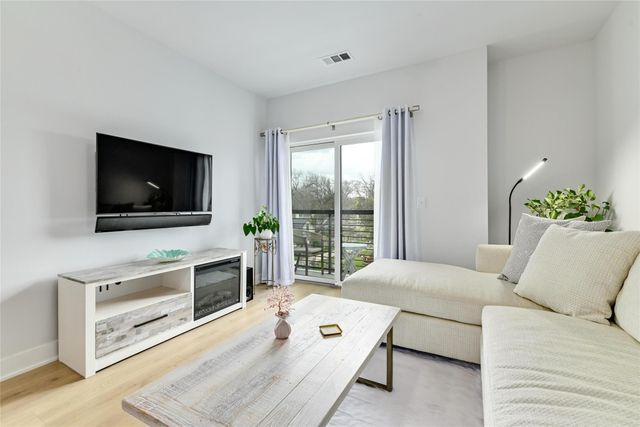 3101 Govalle Ave 301, Austin, TX 78702