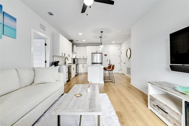 3101 Govalle Ave 301, Austin, TX 78702