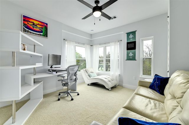 3101 Govalle Ave 301, Austin, TX 78702