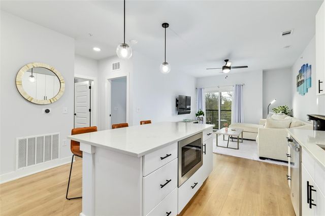 3101 Govalle Ave 301, Austin, TX 78702