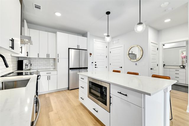 3101 Govalle Ave 301, Austin, TX 78702