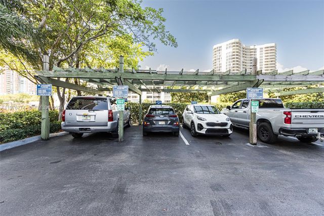 3575 Mystic Pointe Dr, Aventura, FL 33180