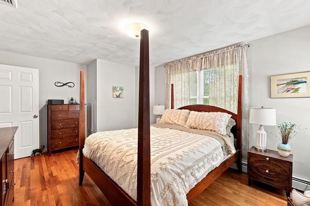32 Mountaindale Rd, Smithfield, RI 02917