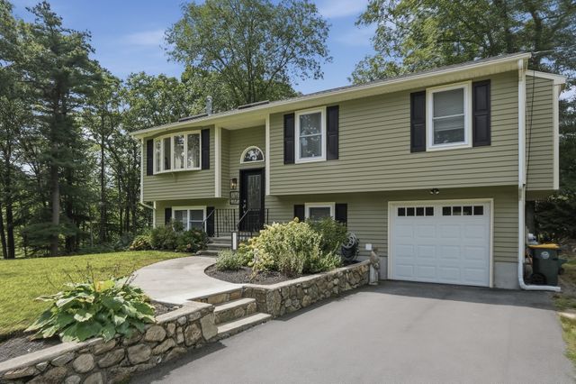 32 Mountaindale Rd, Smithfield, RI 02917