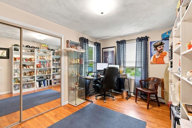 32 Mountaindale Rd, Smithfield, RI 02917