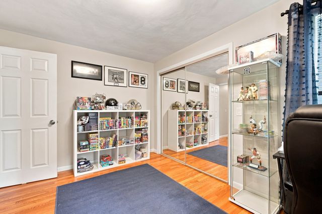 32 Mountaindale Rd, Smithfield, RI 02917
