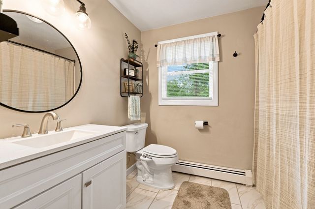 32 Mountaindale Rd, Smithfield, RI 02917