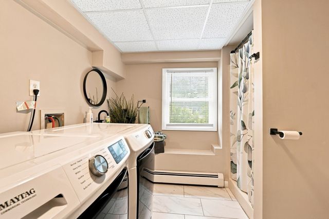 32 Mountaindale Rd, Smithfield, RI 02917