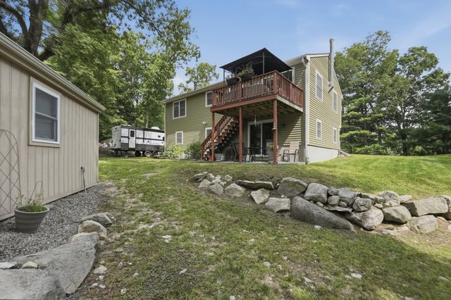 32 Mountaindale Rd, Smithfield, RI 02917