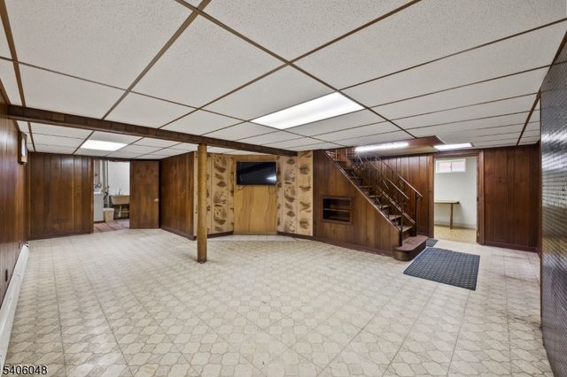 15 Inwood St, Clifton City, NJ 07011