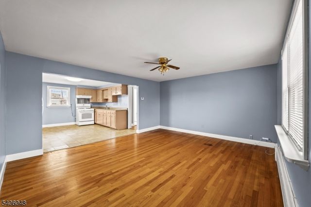 15 Inwood St, Clifton City, NJ 07011