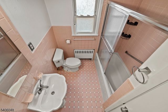 15 Inwood St, Clifton City, NJ 07011