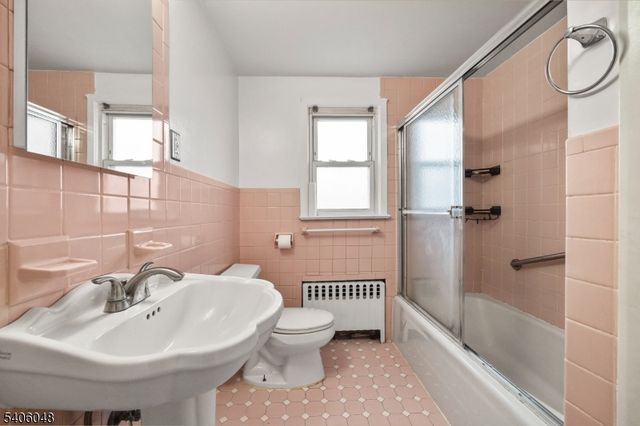 15 Inwood St, Clifton City, NJ 07011