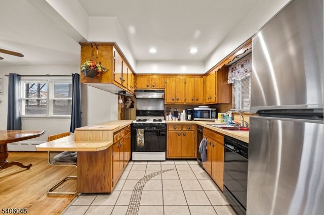 15 Inwood St, Clifton City, NJ 07011