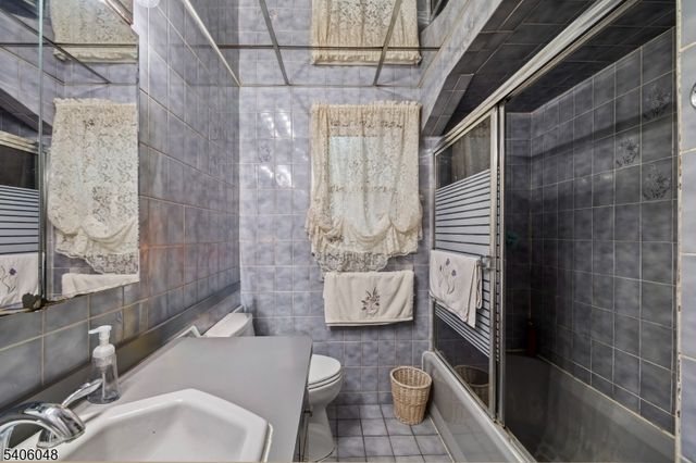 15 Inwood St, Clifton City, NJ 07011