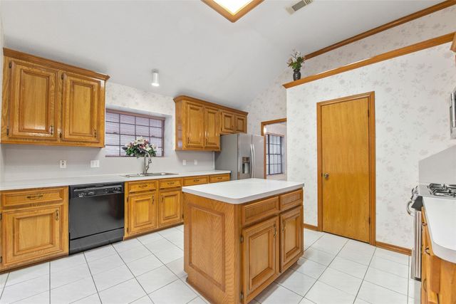 12714 Hidden Castle Drive, Houston, TX 77015