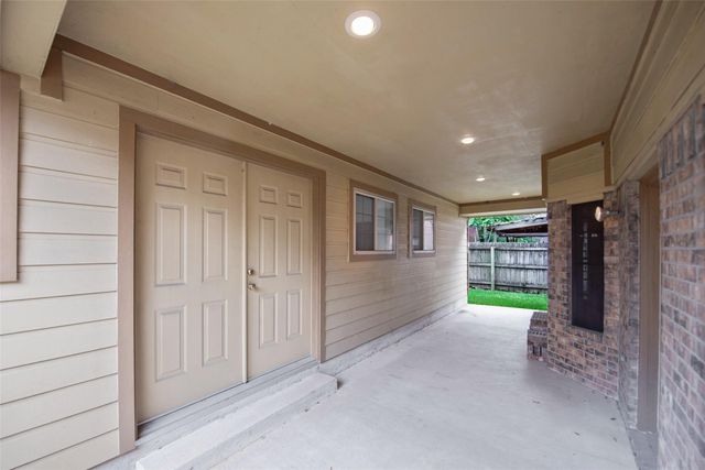 12714 Hidden Castle Drive, Houston, TX 77015